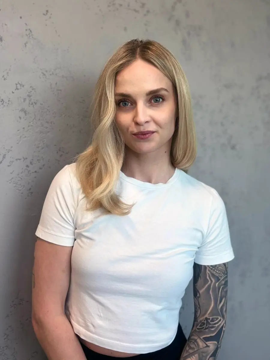 Zdjęcie portretowe mgr Anna Szydłowska, fizjoterapeutka Centrum Stamina w Gliwicach, przygotowana do pomocy w wielu dolegliwościach ortopedycznych, urazach sportowych itp.